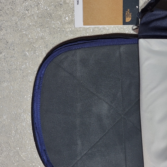 NEW The North Face Aurora Women's Navy Blue Backpack $109 - Picture 8 of 15